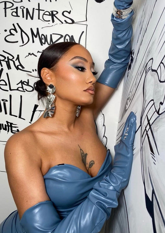 Leather Opera Gloves in Bby Blu